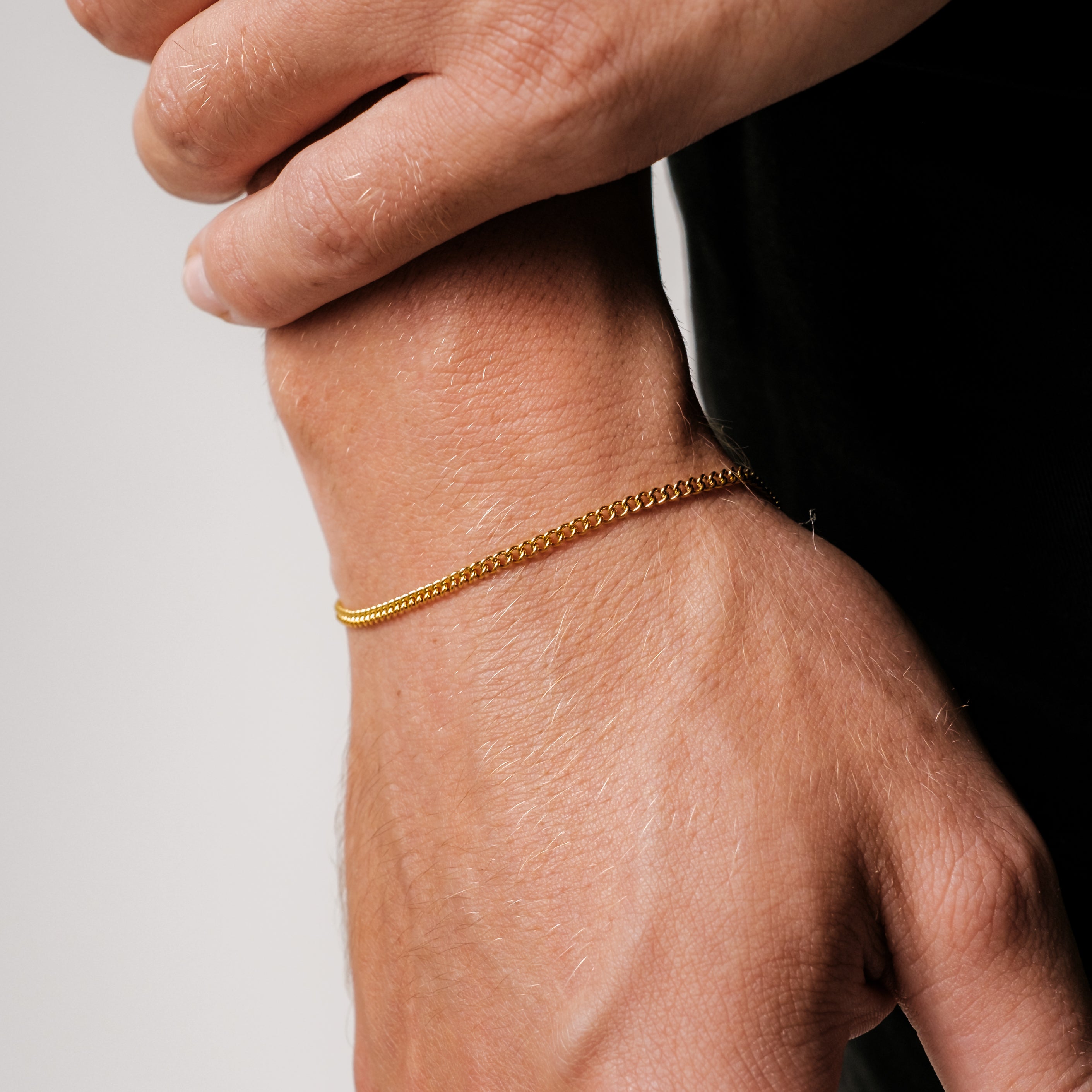 Bracelet Minimaliste Ajustable au Style Épuré